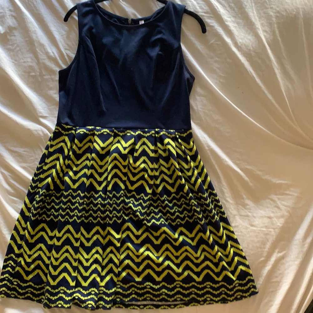 Xhilaration geometric dress in large